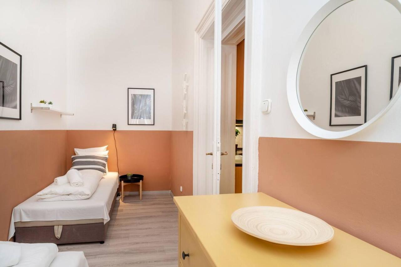 Central And Large Ac Home Away From Home Budapest Luaran gambar