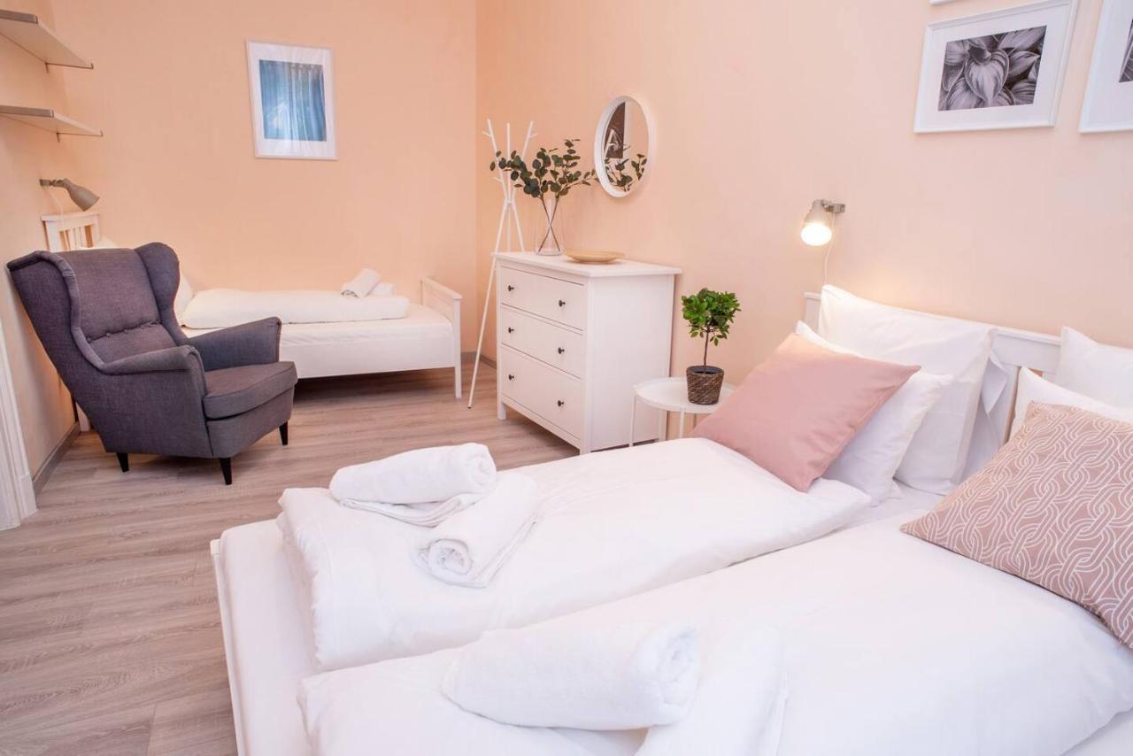 Central And Large Ac Home Away From Home Budapest Luaran gambar