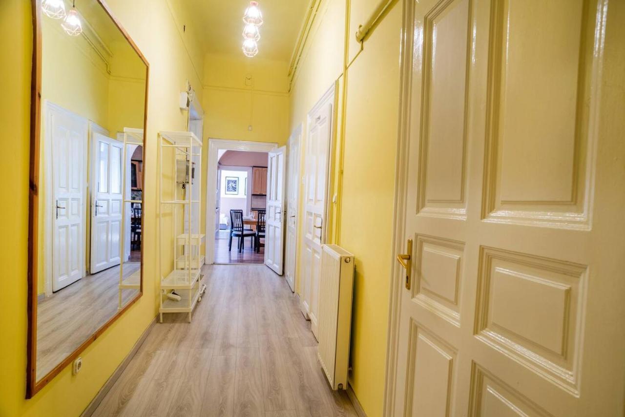 Central And Large Ac Home Away From Home Budapest Luaran gambar